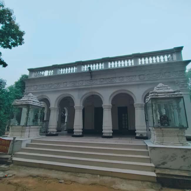 Majestic Murshidabad: Murshidabad 2 Nights & 3 Days Tour - Transportation and Group Dynamics