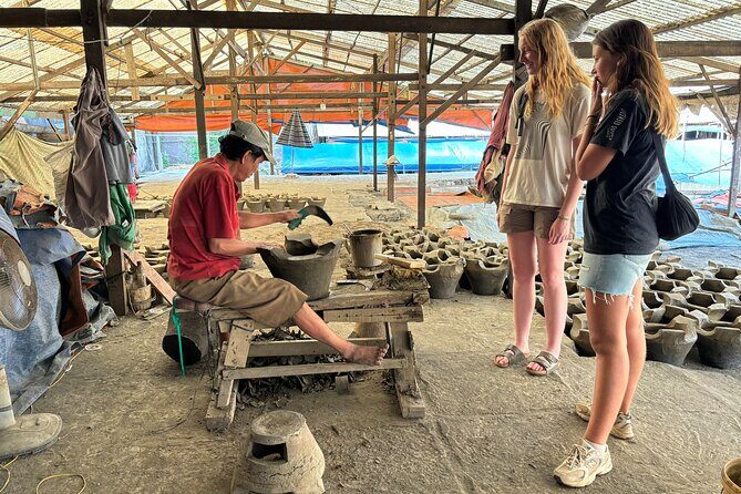 Motorbike Tour Saigon Hidden Gems and Food Tasting - The Itinerary in Detail: What You’ll See and Do