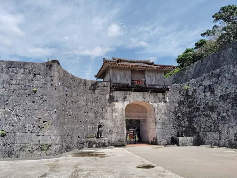 Naha: 1.5h Shurijo Castle Tour into the Heart of Ryukyu - What to Keep in Mind