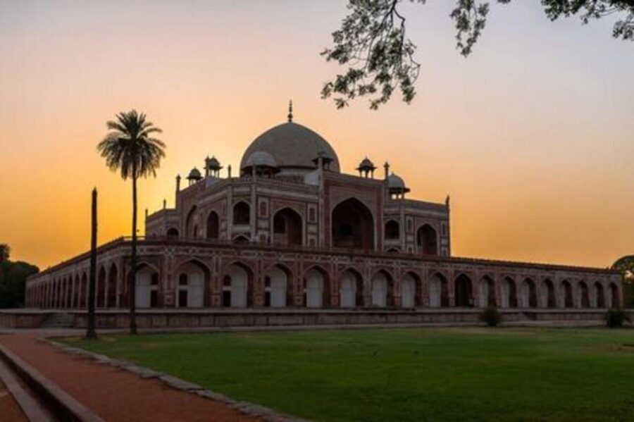 New Delhi: Evening Delhi Nights City Guided Tour - The Experience of Traveling in Comfort