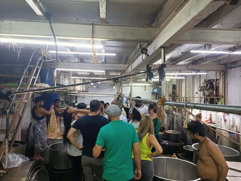 New Delhi: Slum Walking Tour with Chapati Factory Visit - What to Expect from the Slum Walking Tour