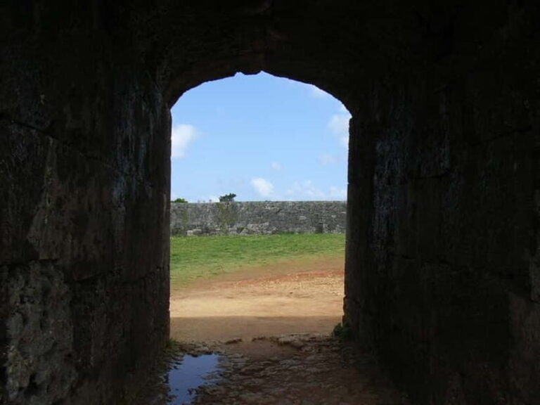 Okinawa: Zakimi Castle and Yuntanza Museum Heritage Tour - Exploring Okinawa’s Heritage on the Zakimi & Yuntanza Museum Tour
