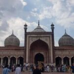 Old Delhi Tour on Luxurious Rickshaw with Wireless Headset - Food Sampling and Cultural Encounters