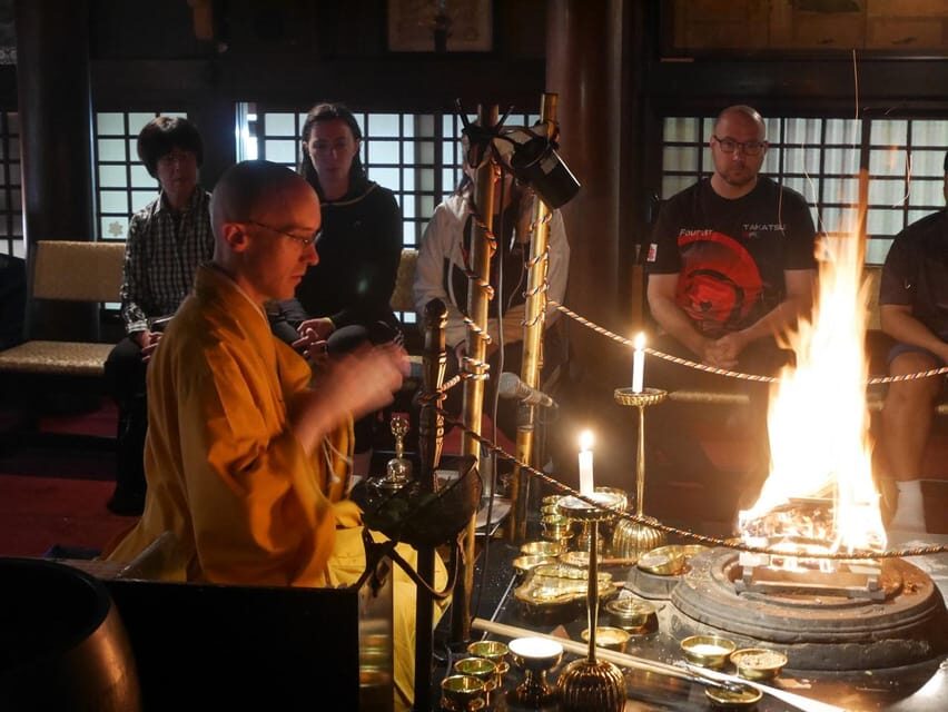 Osaka: Goma Prayer Experience and Onsen Hot Springs Entry - Autumn Trekking on Mt. Inunaki