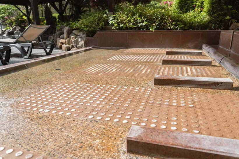 Osaka: Tennen Onsen Naniwa-no-Yu, the famous hot spring spa - The Atmosphere and Unique Features