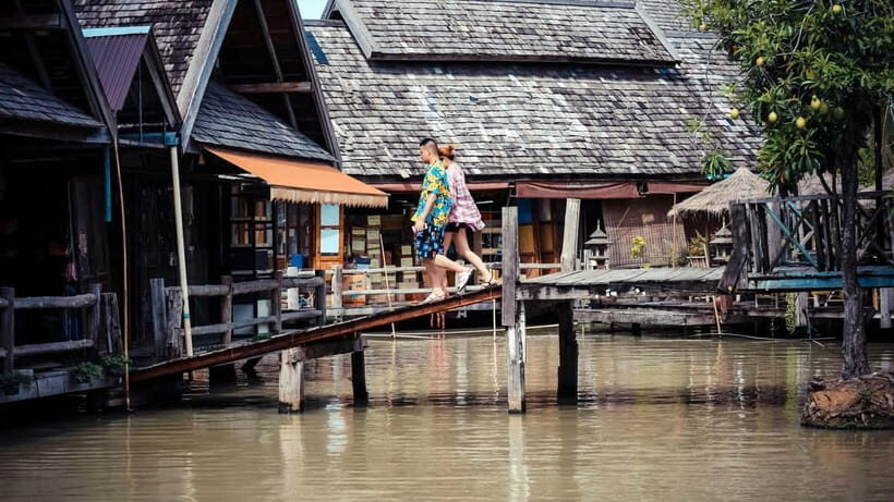 Pattaya: Floating Market Tour with Hotel Transfer & Guide - What Travelers Love About This Tour