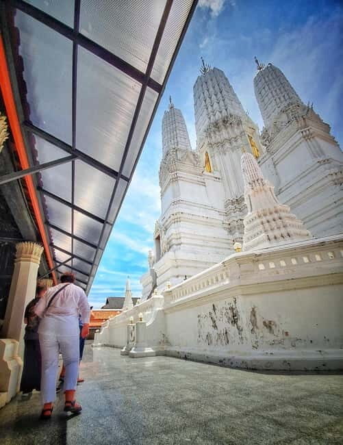 Petchaburi Temples & Royal Palace - small Join Group Tour - Overview of the Tour Experience