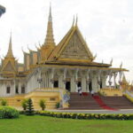 Phnom Penh: 1-Day City Highlights Tour & Mekong river Cruise - Transport & Group Experience