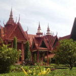 Phnom Penh: Private Walking Tour with a Local - Detailed Breakdown of the Tour Experience