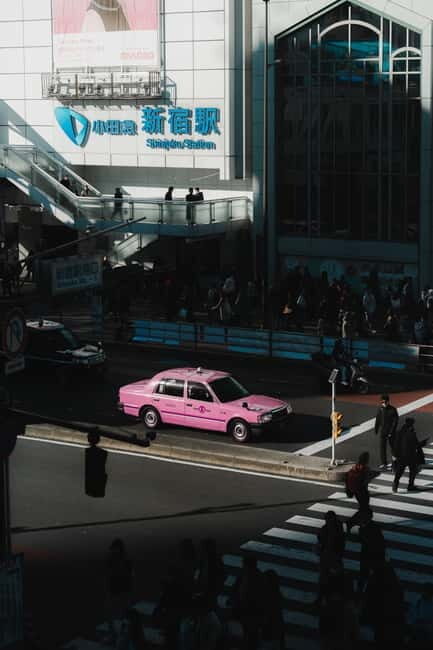 Photo Walk through SHINJUKU, TOKYO - Value and Practicality