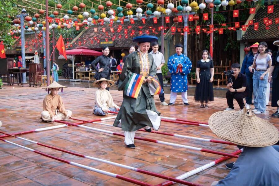 Phu Quoc: Trace Vietnam's Heritage With a Workshop and Show - Detailed Breakdown of the Itinerary