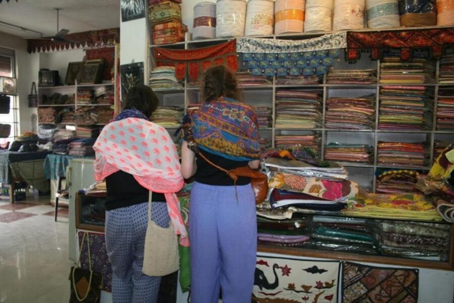 Private Half Day Shopping Tour of Delhi With Guide - The Sum Up: Who Will Love This Tour?