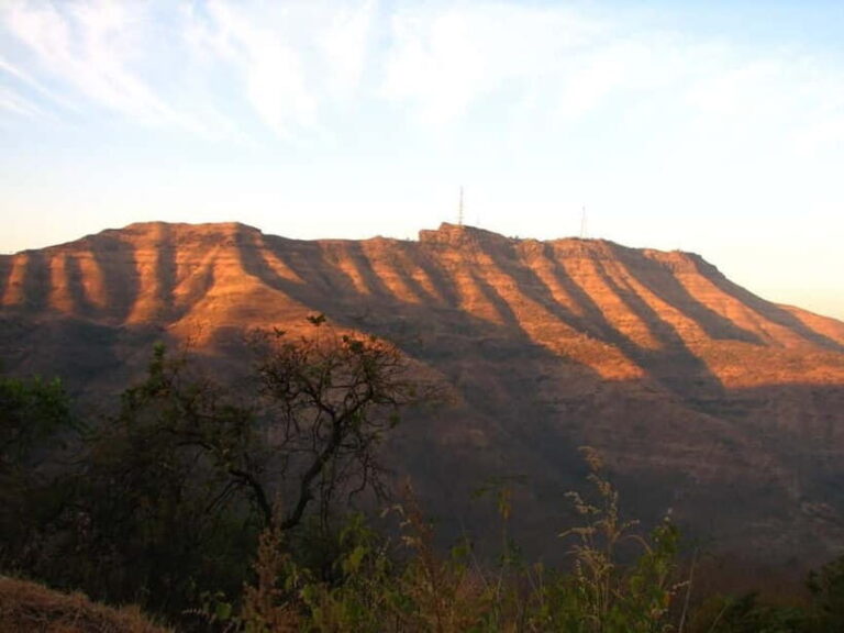 Pune: Sinhagad Fort Hike & Zapurza Museum Full Day Car Tour - The Journey Begins: Comfortably Out of Pune’s Hustle
