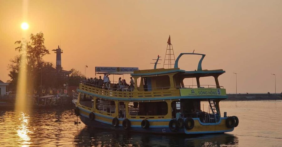 RedRiverTours - Enjoying Sunset & Night Squid Fishing - What to Expect During the Tour