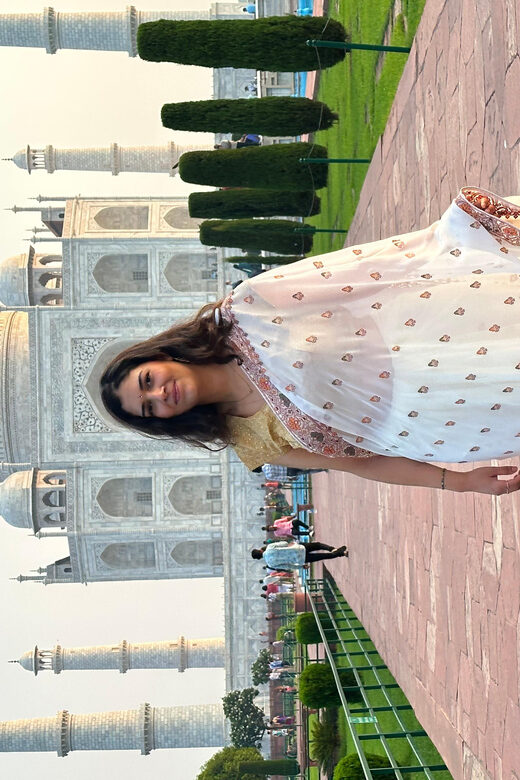 Rent a sari or kurta pajama for Taj Mahal visit & picture - What’s Included and How It Works