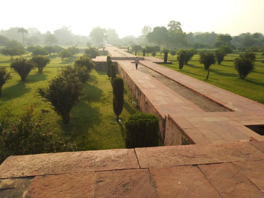 River Front Gardens of Agra - A Detailed Look at the River Front Gardens of Agra Tour