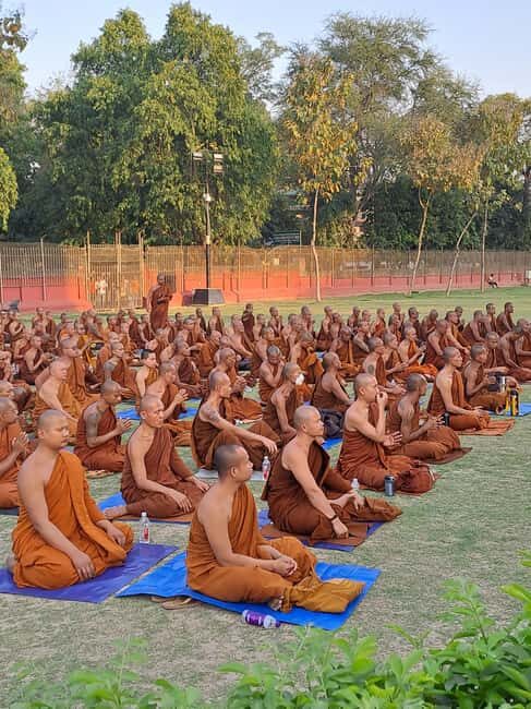 Sarnath: foot steps of Buddha - Transportation and Convenience