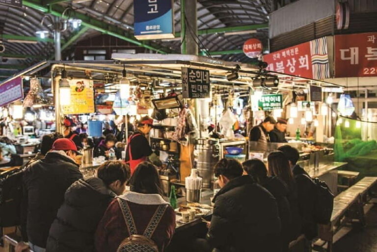 Seoul : Changgyeonggung & Gwangjang Market & Naksan Park - Who Should Consider This Tour?