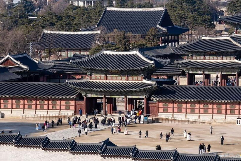 Seoul: Guided Korean Monster Tour at Gyeongbok Palace - Why This Tour Offers Good Value