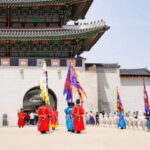 Seoul: Gyeongbokgung, Lotte Tower & Gangnam Trendy Day Tour - Gwanghwamun Square & the Blue House