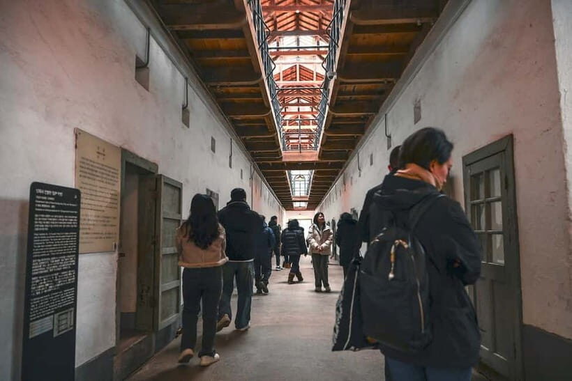 Seoul History Tour: Dark Past & Market Street Flavors - What to Expect