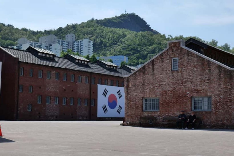 Seoul: Korea Dark History Tour at Seodaemun Prison - Exploring the Experience
