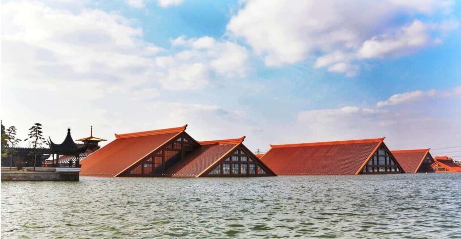 Shanghai Day Tour: Guangfulin & Zhujiajiao - Walking Through Zhujiajiao Ancient Town