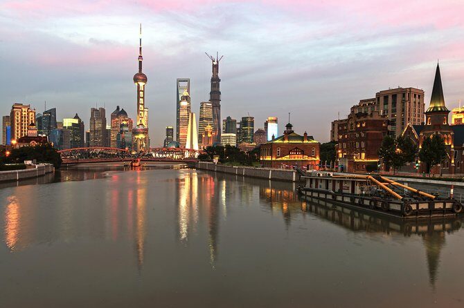 Shanghai Evening Tour: Huangpu River Cruise and Street Food - Detailed Breakdown of the Tour