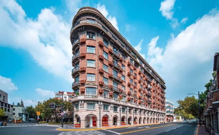 Shanghai: Traditional Craft & Culinary Tour with Guide - Key Points