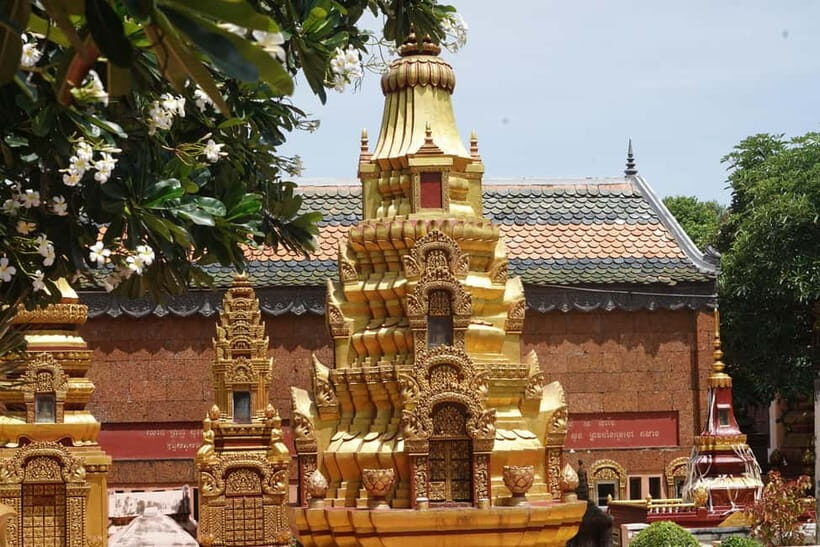 Siem Reap: City Walking Tour and Art Gallery Visit - Practical Details and What to Expect