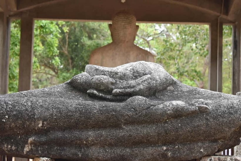 Sri Lanka 4-Day Private Tour: From lion rock- Sacred Temples - What’s Included and What’s Not