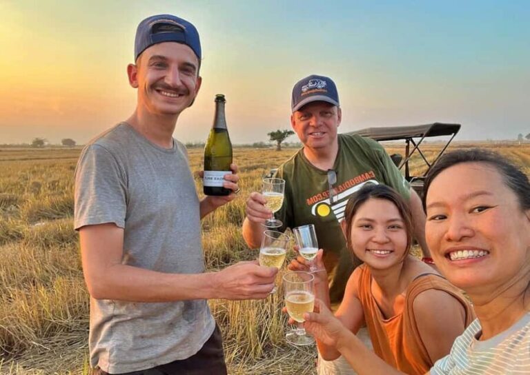 Stunning Sunset tour by vintage jeep - Authenticity and Unique Experiences