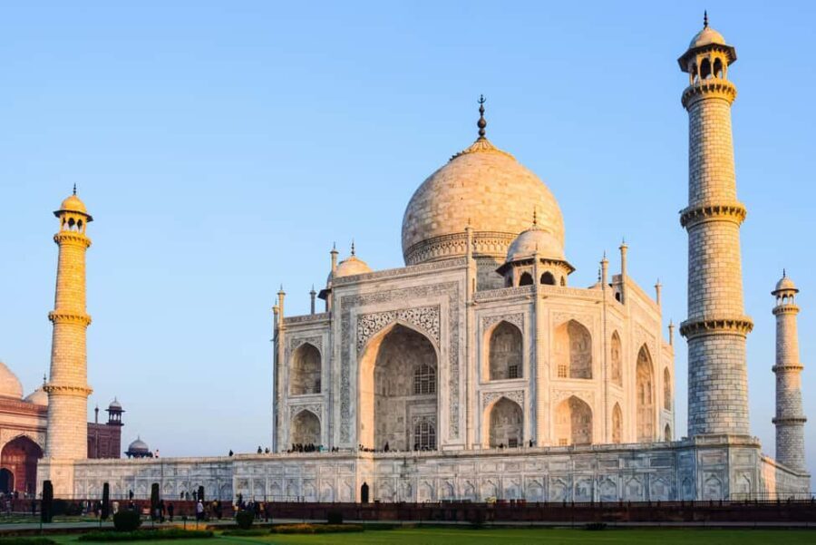 Taj Mahal Budget Tour for Backpackers - FAQ