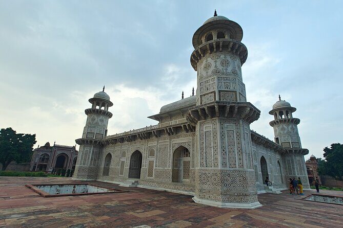 Taj Mahal Day Tour From Delhi by Car - What Makes This Tour Stand Out?