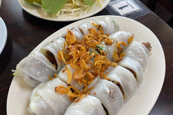 The 10 Tastings of Ho Chi Minh City With Saigon Vibes - Stop 2: Nguyen Thien Thuat Apartment Buildings