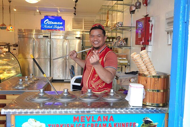 Thread of Faith and Fabric: Singapore Kampong Glam Walking Tour - Detailed Breakdown of the Itinerary