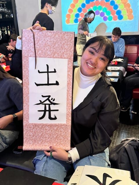 Tokyo: Calligraphy on Kanji Fan & Scroll with Drink - An In-Depth Look at the Experience