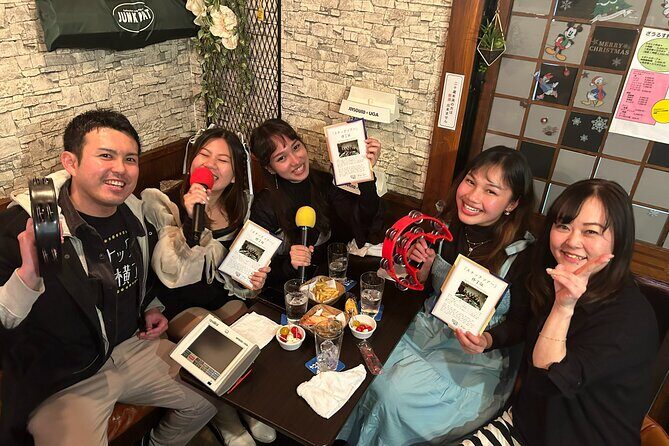 Tokyo Shinbashi Night Tour: Local Guide & Drinks at Snack Bars - The Experience in Detail