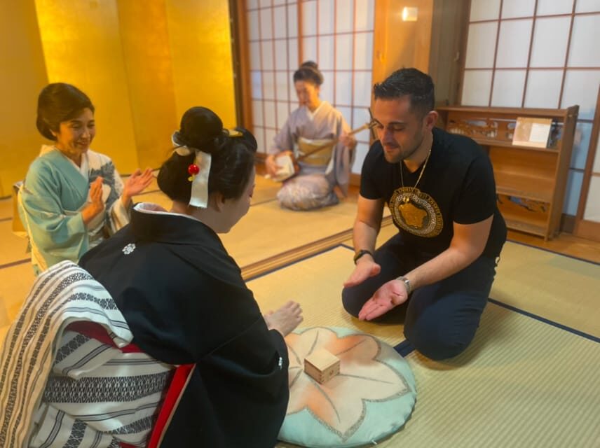 Tokyo: Taste the downtown mood and enjoy traditional cuisine - The Cultural Significance of Each Stop