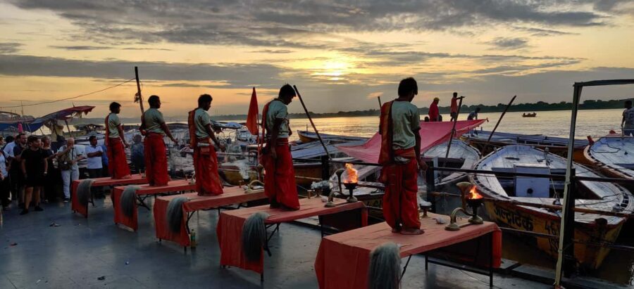 Varanasi & Sarnath: Full-Day Tour with Ganges Boat Ride - What Makes This Tour Stand Out?