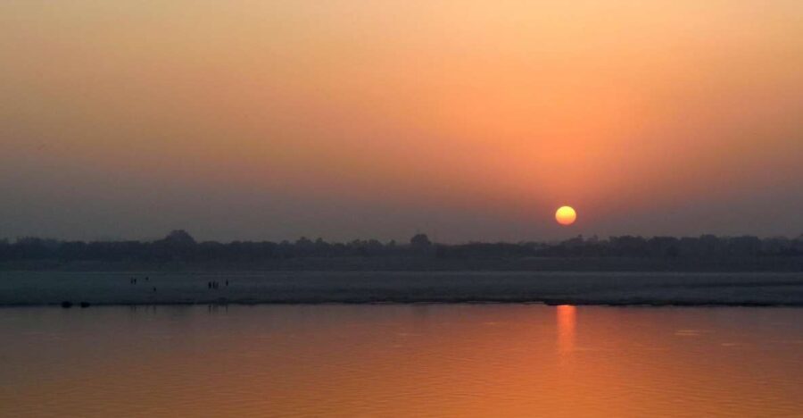 Varanasi: Sunrise Boat Tour with Arti Ceremony - Who Should Consider This Tour?