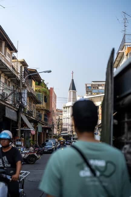 Walk & Snap: Discover Song Wat Street and Chinatown Bangkok - What to Expect and Practical Tips