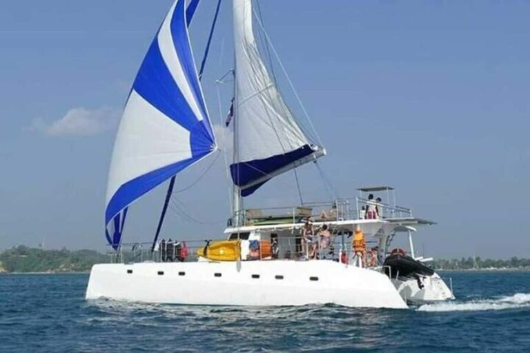 Whale Watching in a yacht in Trincomalee - What We Like About This Experience