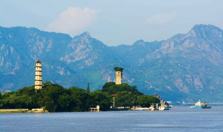 Xiamen: Private City Highlights Tour with Gulangyu Island - What Makes This Tour Stand Out?