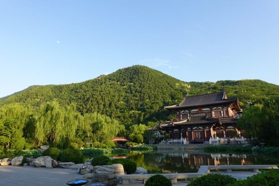 Xi'an: Guided Day Tour to Huaqing Palace & Terracotta Army - Practical Aspects and Value