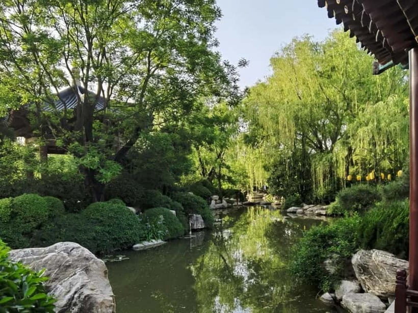 Xi'an: Terracotta Warriors, Huaqing Palace & City Night Tour - The Practical Side: What to Expect and Tips