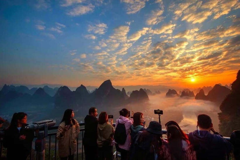 Xianggong Hill: Iconic Sunrise Photography Tour - What’s included and what’s not