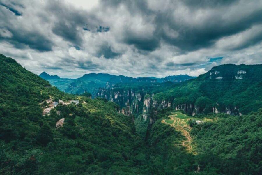 Zhangjiajie: 2-Day Private Tour National Forest Park - Exploring Tianmen Mountain