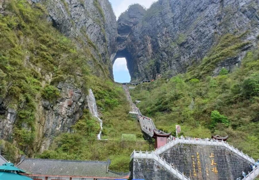 Zhangjiajie: 2-DayTour with Miao Minority Costume Changing - Day 1: Tianmen Mountain and the World’s Tallest Stilted Building