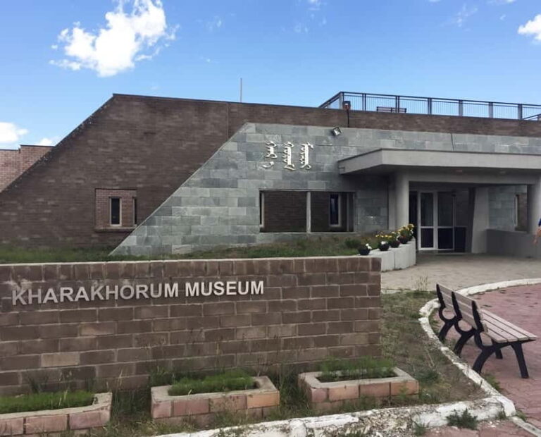 2 Day / Visit Khar kharom and Elsen tasarkhai sand dune - Overview of the 2-Day Tour Experience